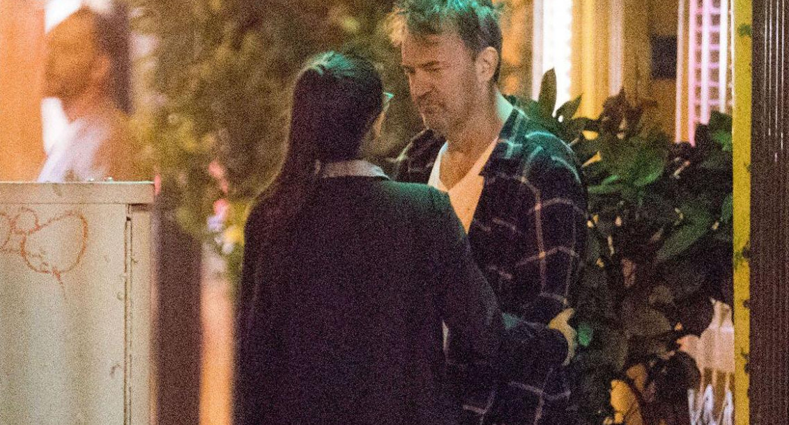 Declaraciones de la exnovia de Matthew Perry: "Estaba embarazada y me mandaba a comprarle drogas"