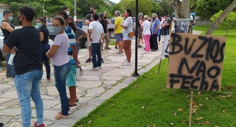 Indicentes con turistas y comerciantes en Buzios, Brasil