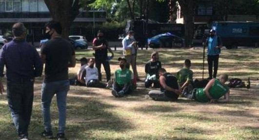 Hinchas de Excursionistas detenidos