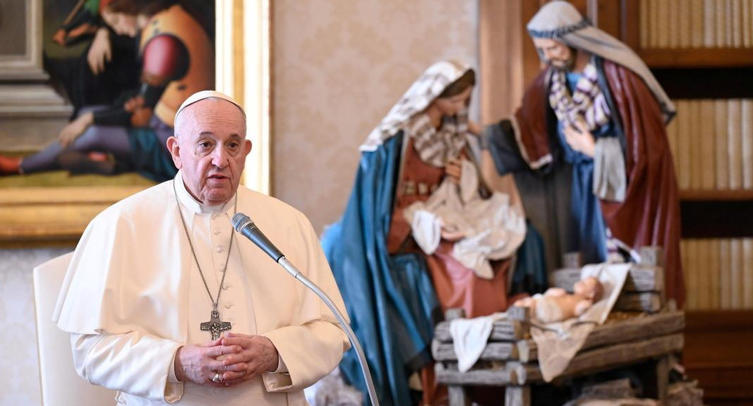 El Papa Francisco durante la audiencia general semanal en la Biblioteca del Palacio Apostólico en el Vaticano el 16 de diciembre de 2020, REUTERS