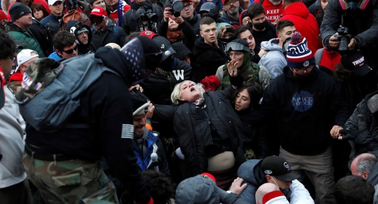 Mujer muerta en el Capitolio de Estados Unidos