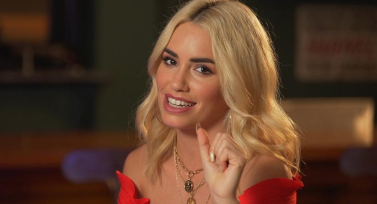 Lali Esposito en Sky Rojo