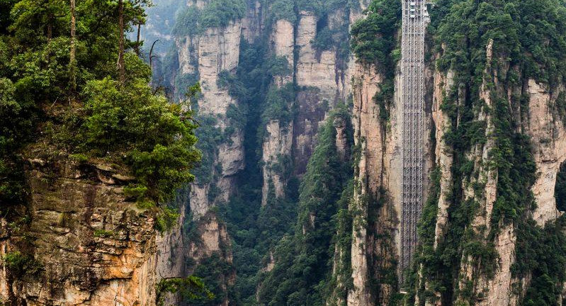 Bailong, el ascensor al aire libre más alto del mundo