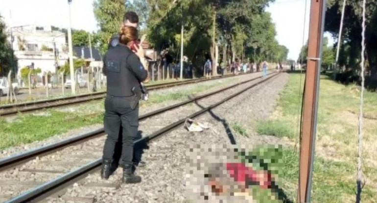 Mujer arrojada por su marido a las vías de tren, Foto: Infocielo