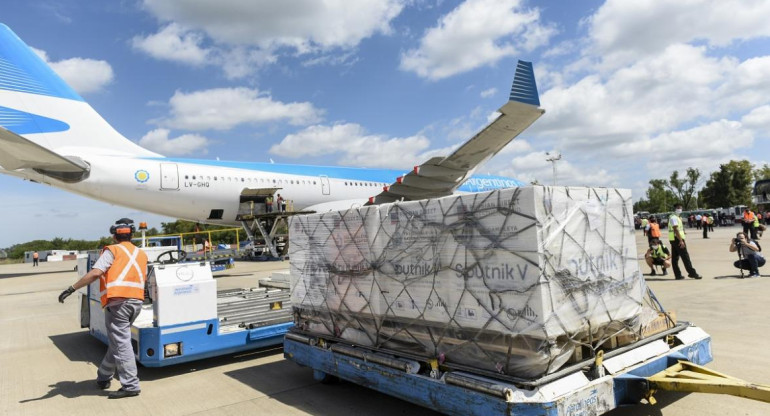 Avión de Aerolíneas Argentinas, vacunas contra coronavirus, NA