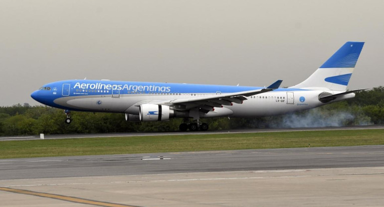 Avión de Aerolíneas Argentinas que viaja Rusia para traer la vacuna Sputnik V, NA