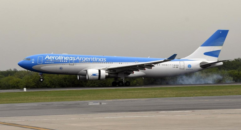 Avión de Aerolíneas Argentinas que viaja Rusia para traer la vacuna Sputnik V, NA