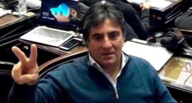 Diputado nacional del Frente de Todos, Juan Benedicto Vázquez, se vacunó antes que el personal esencial