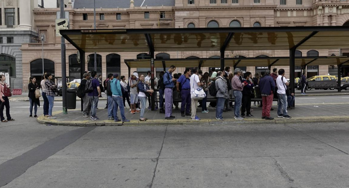 Pasajeros, colectivos, paro de colectivos, paro de transporte, transporte público, NA