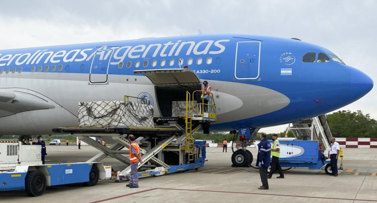 Vacunas, coronavirus, avión de Aerolíneas Argentinas, NA