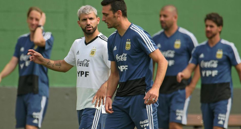 Sergio Kun Agüero, Lionel Scaloni, Selección Argentina, NA