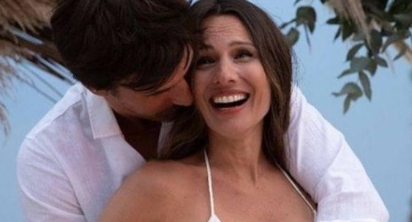 Pampita mostró por primera vez una ecografía de su hija