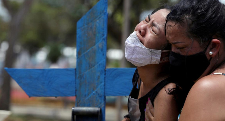 Muerte y colapso sanitario en Brasil por el coronavirus, REUTERS