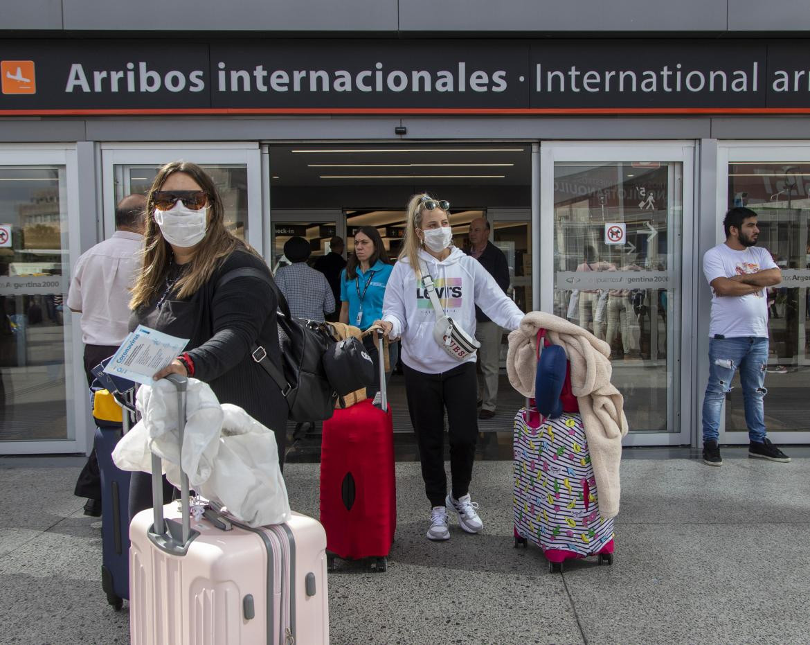 Vuelos, aeropuerto de Ezeiza, Aerolíneas Argentinas, turismo, NA