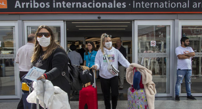 Vuelos, aeropuerto de Ezeiza, Aerolíneas Argentinas, turismo, NA