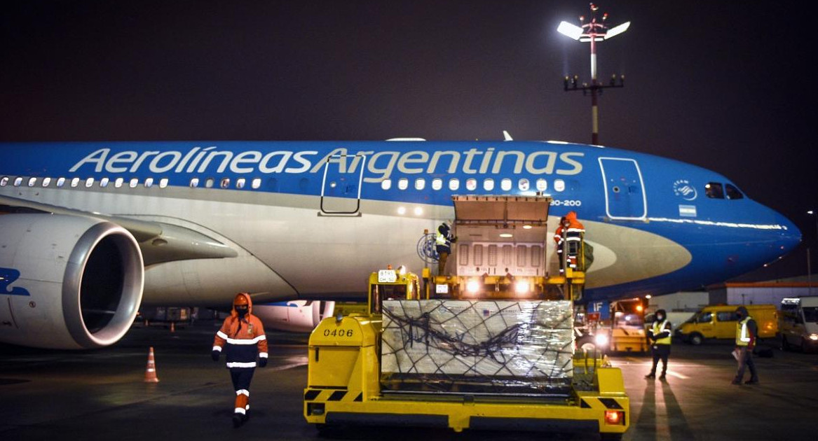 Vuelo de Aerolineas Argentinas rumbo a Moscu, NA.