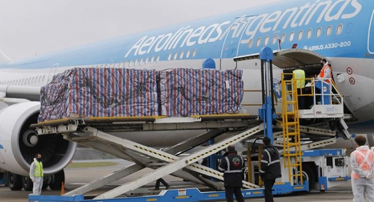 Avión de Aerolíneas Argentina, vacunas por coronavirus