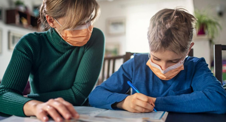 Madre e hijo en pandemia, Foto: BBC