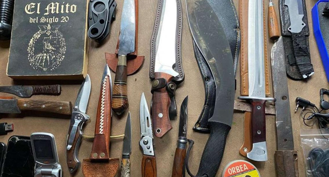 La división antiterrorista de la PFA secuestró numerosas armas blancas, Foto: El Tucumano