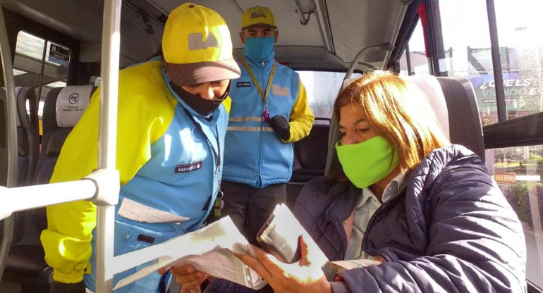 Coronavirus, Argentina, pandemia, controles en transporte público, NA