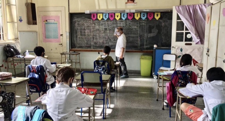 Clases presenciales en pandemia, Agencia NA