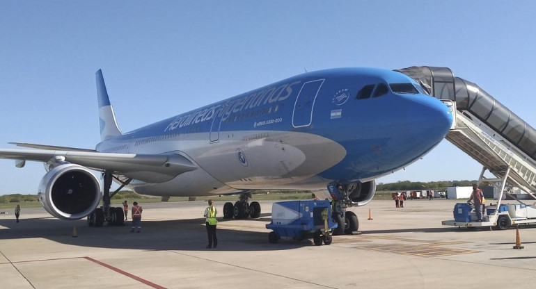 Avión de Aerolíneas Argentina, vacunas por coronavirus, NA