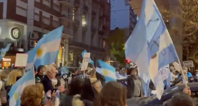 Cacerolazo en el Congreso