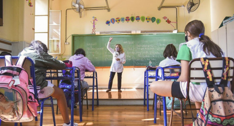 Clases presenciales en pandemia, Agencia NA