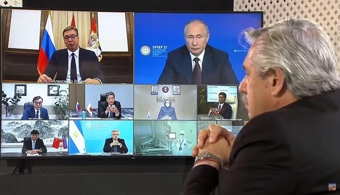 Alberto Fernández y Vladimir Putin, anuncian el inicio de la producción de la vacuna Sputnik V en la Argentina, NA