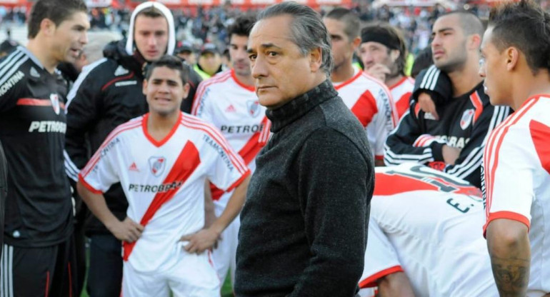 Descenso de River en 2011