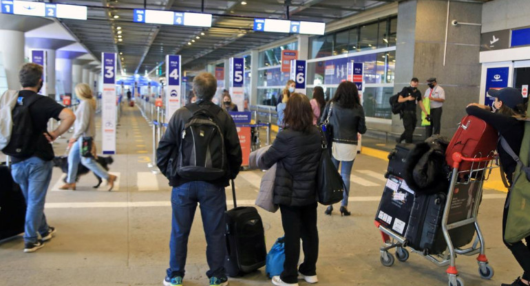 Vuelos, líneas aéreas, pasajeros, aeropuerto, NA