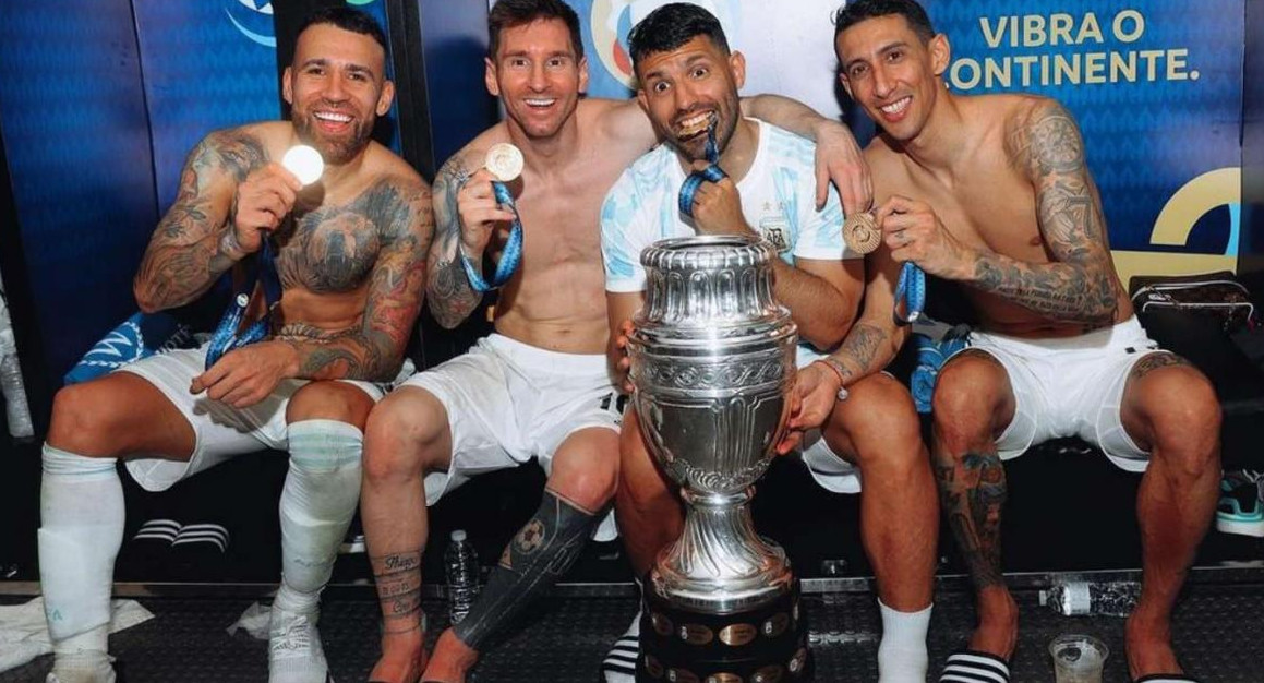 Otamendi, Messi, Agüero y Di María, tras ganar la Copa América (Foto: Instagram Agüero)