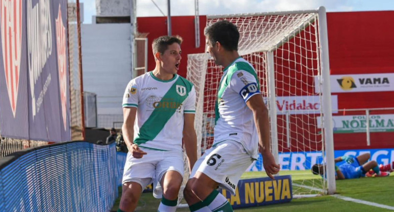 Festejo de Banfield ante Unión por la Copa de la Liga Profesional