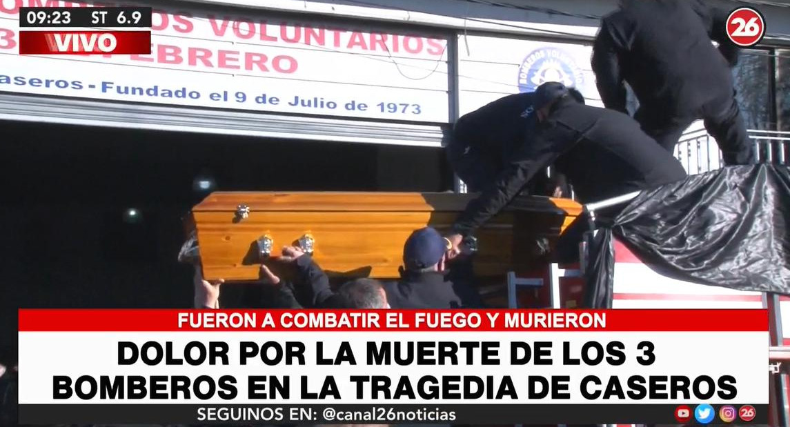 Profundo dolor en despedida de los tres bomberos muertos tras voraz incendio en Caseros	