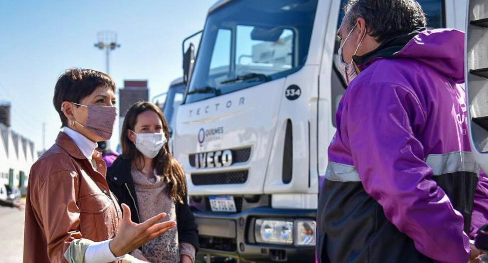 Mayra Mendoza presentó camiones para recolección de residuos y anunció incorporación de 200 contenedores	