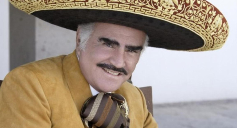 La salud de Vicente Fernández: "Está en terapia intensiva con asistencia ventilatoria"