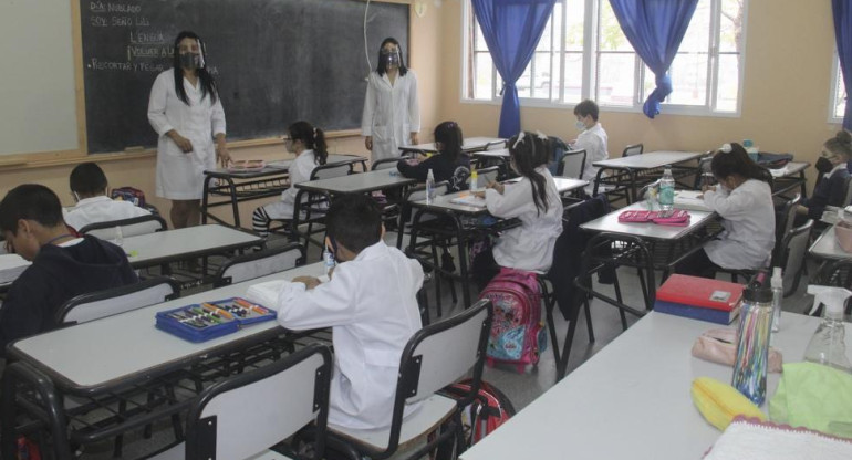 Clases presenciales en pandemia, Agencia NA