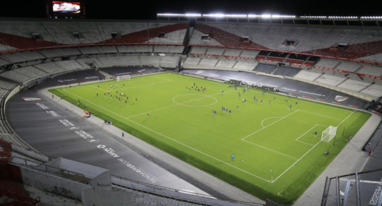 Estadio Monumental, hinchas, NA