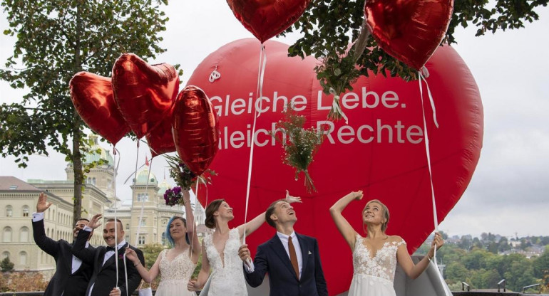 Suiza aprobó el matrimonio igualitario. EFE.