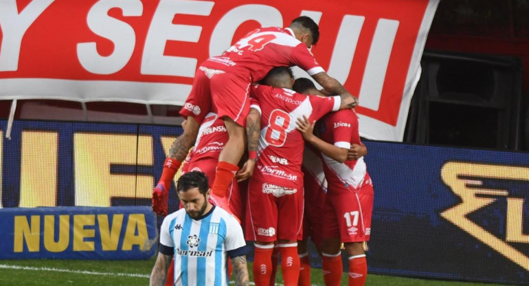 Argentinos Juniors vs Racing. Liga Argentina.