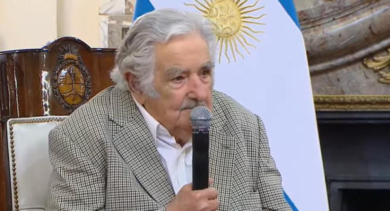 Condecoración a José Pepe Mujica	