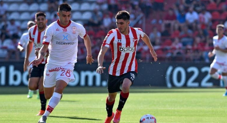 Estudiantes goleó a Huracán