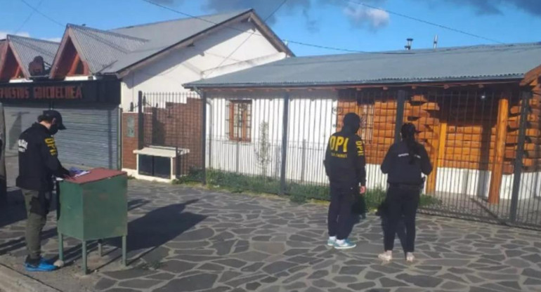 Mapuches, detención en Esquel, NA