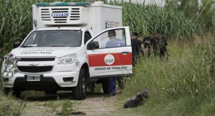 Personal de la UR II, de la AIC y el Sies: La policía trabajando en el lugar luego del macabro hallazgo, foto NA