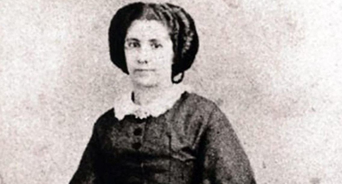 Aurelia Vélez Sársfield, historia