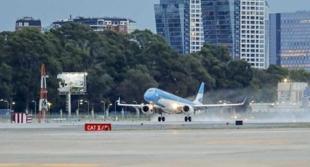 Aeroparque Jorge Newbery, aviones, Aerolíneas Argentinas, NA