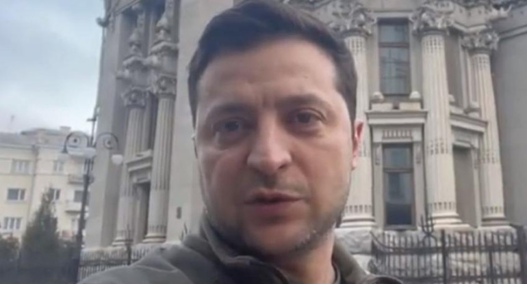 Volodímir Zelensky, presidente de Ucrania, desde las calles