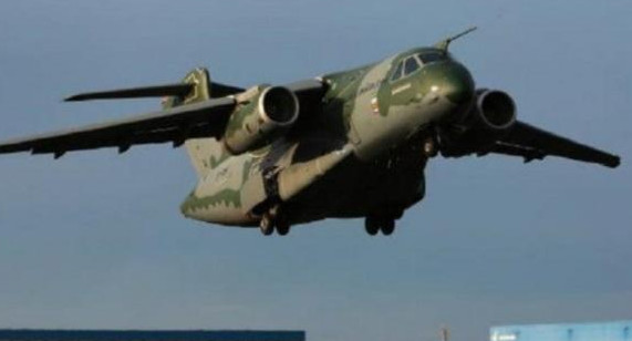 Brasil envía dos aviones militares