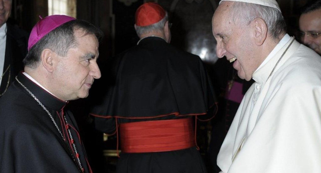 Angelo Becciu y el Papa Francisco