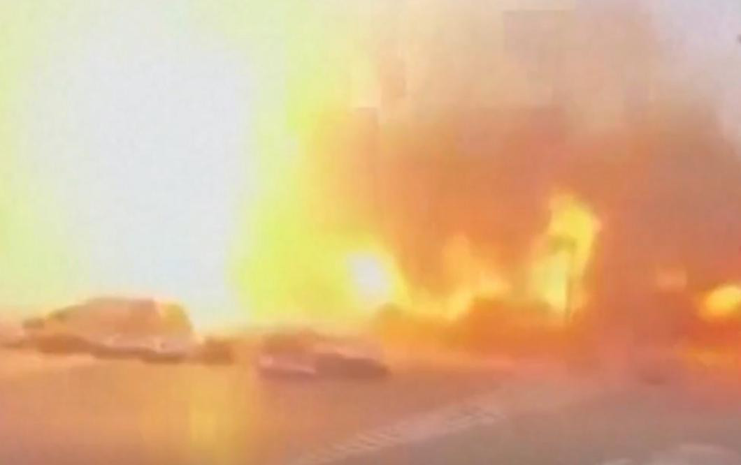 Explosión en edificio del Gobierno ucraniano, Foto captura de video.